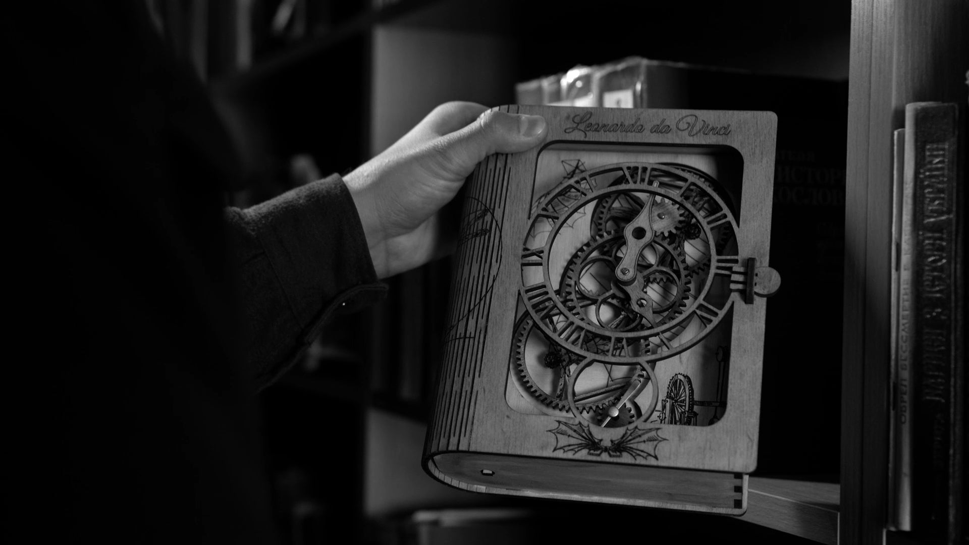 3D Puzzle Mechanical Wooden Clock PuzzleFlow DaVinci 36-piece Mechanical Wooden Table Clock